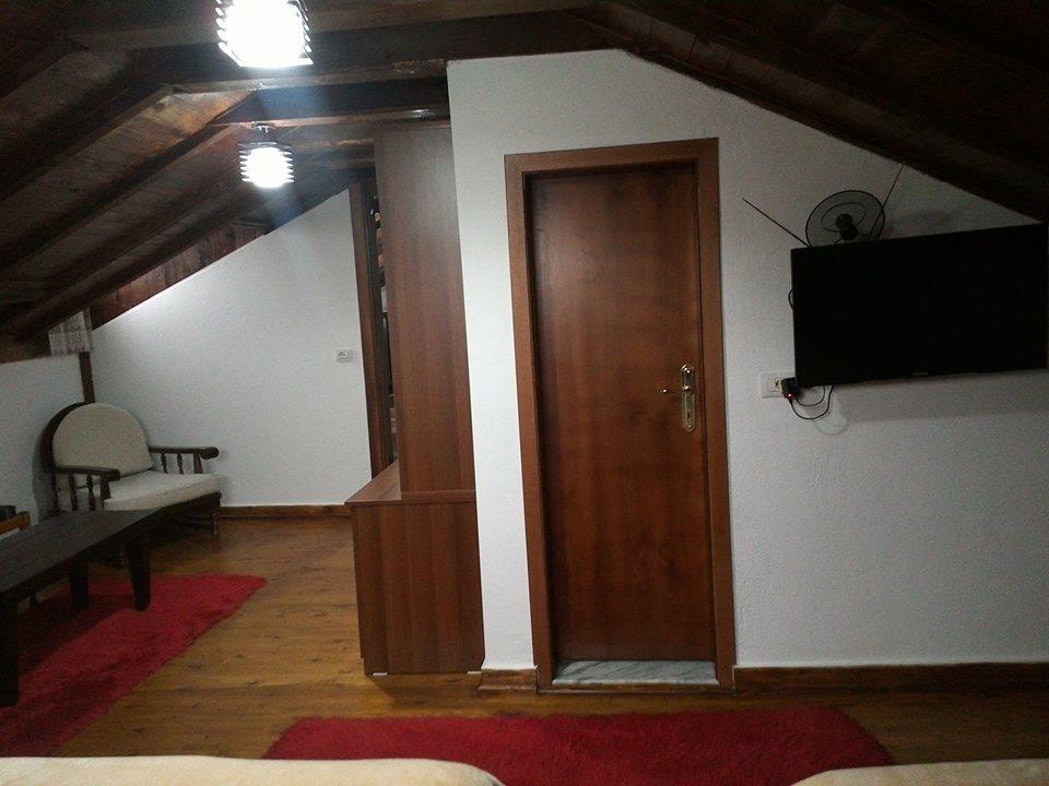 Hotel Bujtina E Bardhe Korce Luaran gambar